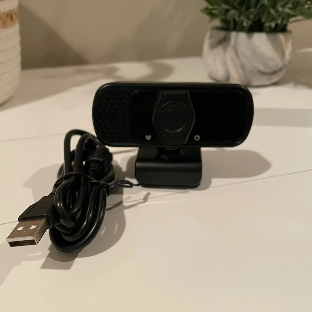 Web camera with usb plug and flip cover